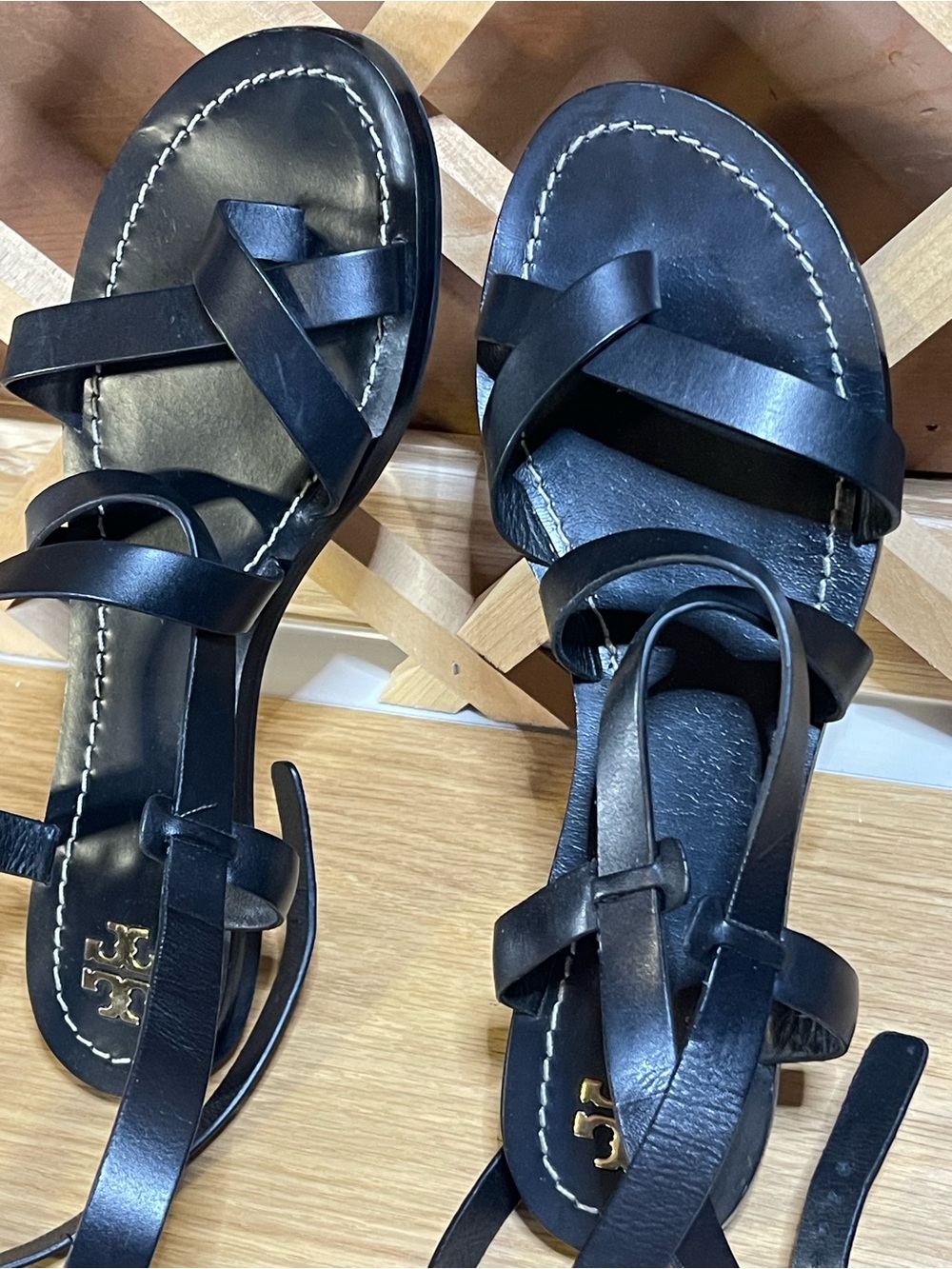 NIB Tony Burch Blk Double “T” Gladiator Strappy Sandals/Ankle Buckle/Sz 10